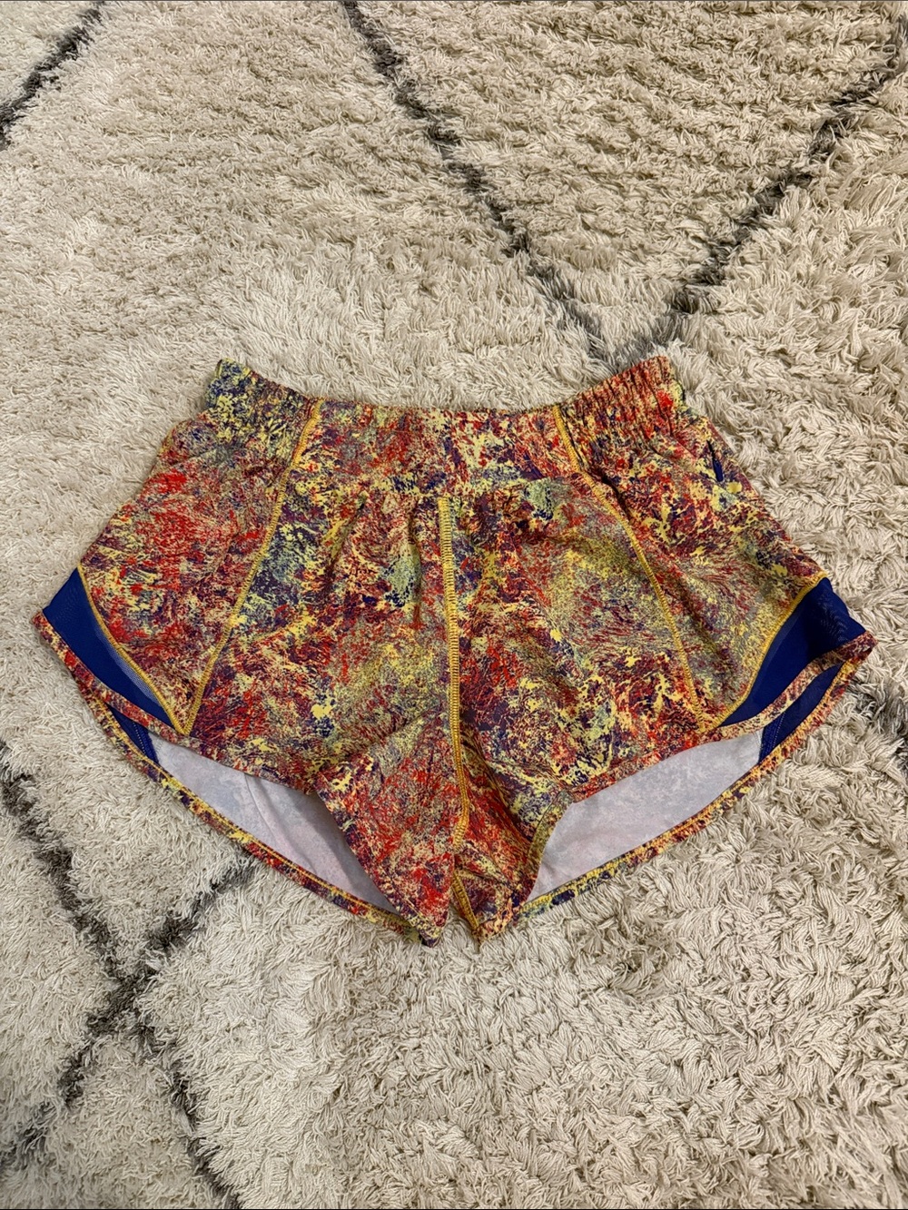 lululemon athletica Multicolor hotty hots size 4 2.5 inseam
